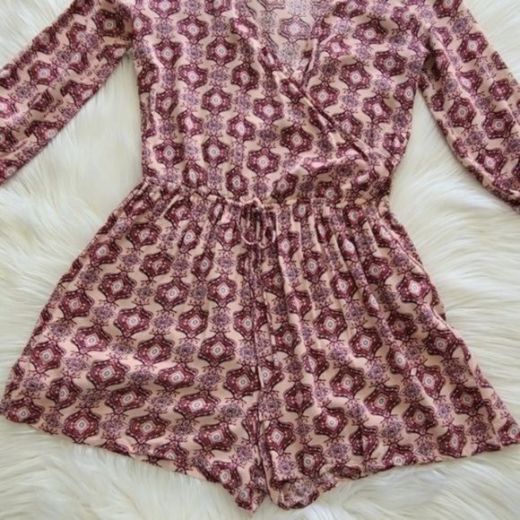 Hollister Pink wrap long sleeve Romper, size S - Picture 12 of 14